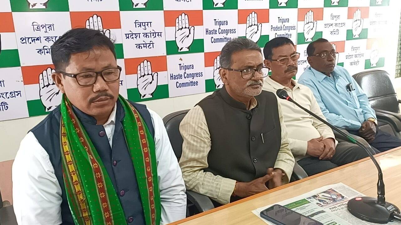 সর্বভারতীয় কংগ্রেসের নির্দেশ অনুযায়ী রাজ্যে ও অবসরপ্রাপ্ত সৈনিকদের সংগঠনকে চাঙ্গা করতে কংগ্রেস ভবনে আজ এক গুরুত্বপূর্ণ বৈঠক অনুষ্ঠিত হয়। 