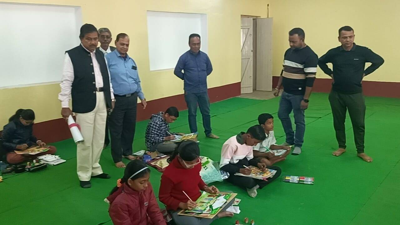 শহরের বনেদি ক্লাব রাম ঠাকুর সংঘ তাদের ৫৯ তম প্রতিষ্ঠা বার্ষিকীকে সামনে রেখে বিভিন্ন কর্মসূচি হাতে নিয়েছে।