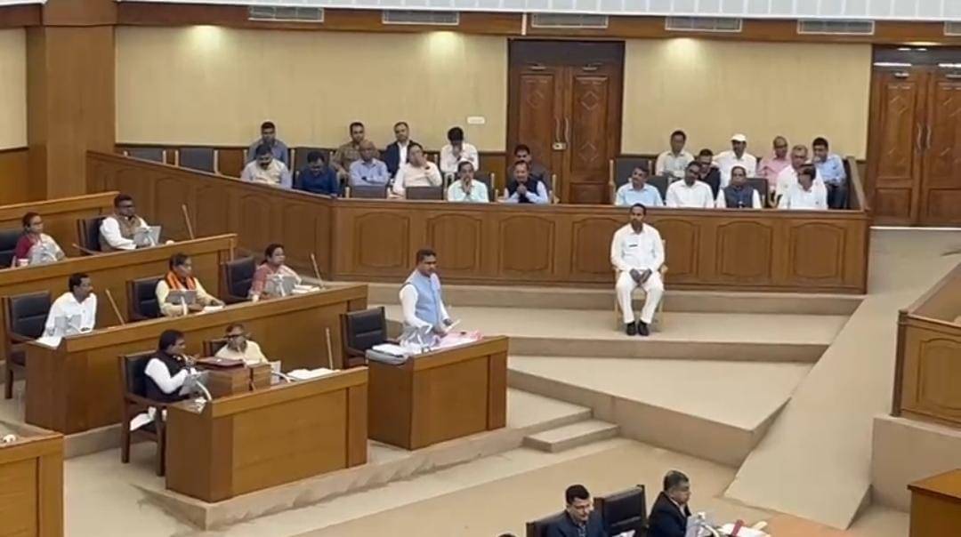 মুখ্যমন্ত্রী অধ্যাপক ডাঃ মানিক সাহা বলেছেন, শক্তিশালী ত্রিপুরা গড়তে হলে ভোকাল ফর লোকালের উপর জোর দিতে হবে।