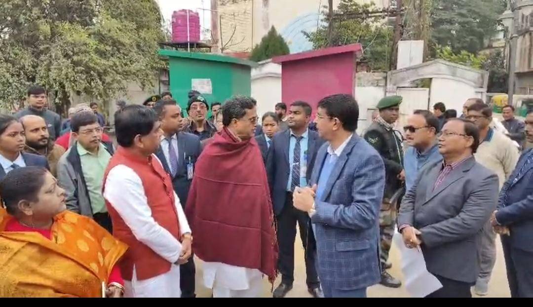 রাজ্যের ইতিহাস ও ঐতিহ্য সংরক্ষণের লক্ষ্যে রাজ্য সরকার আগরতলা জ্যাকসন গেট এলাকায় নতুন করে রাজন্য স্মৃতি বিজরিত একটি গেট নির্মাণের উদ্যোগ নিয়েছে।