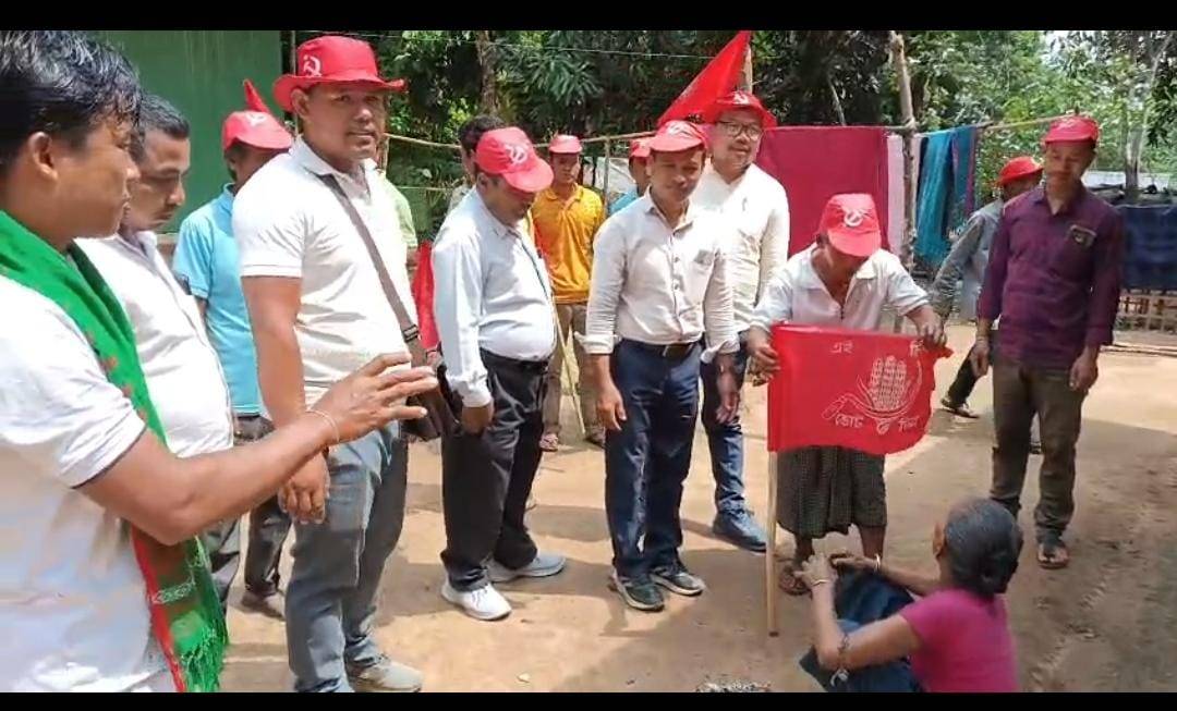 আসন্ন এডিসি নির্বাচনকে সামনে রেখে জোরকদমে প্রচার চালাচ্ছেন বামফ্রন্ট প্রার্থীরা। 