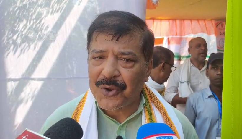 দলের সমর্থকদের কর্মী হিসাবে রূপান্তরিত করা , ব্যাপকভাবে জন সংযোগ করা  নিজের নিজের  বুথে বুথে  সহ আরও একাধিক হোম টাস্ক দিলেন কংগ্রেস বিধায়ক সুদীপ রায় বর্মণ । 