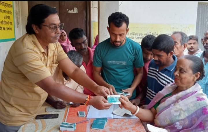 জনগণের সুবিধার্থে ডিজিটাল রেশন কার্ড প্রদানের কাজ কাঠালিয়া ব্লক এলাকার দক্ষিণাঞ্চের নিদয়া গ্রাম পঞ্চায়েতে আজ মঙ্গলবার থেকে শুরু হল।