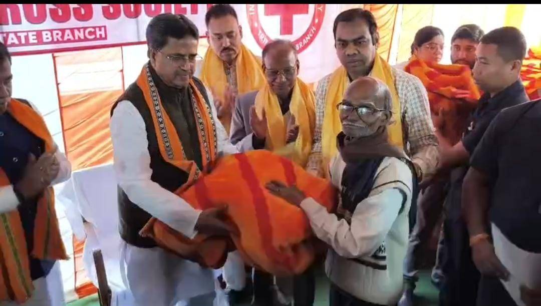 মুখ্যমন্ত্রী অধ্যাপক ডা: মানিক সাহা আজ টাউন বড়দোয়ালী মন্ডলের অন্তর্গত ১৬ নং ওয়ার্ডের উদ্যোগে দুঃস্থদের মধ্যে শীতবস্ত্র প্রদান অনুষ্ঠানের উদ্বোধন করেন।