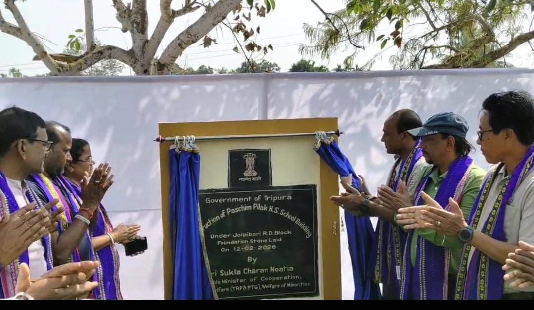 জোলাইবাড়ি বিধানসভা কেন্দ্রের অন্তর্গত পশ্চিম পিলাক দ্বাদশ শ্রেণী বিদ্যালয়ে নতুন দ্বিতল ভবনের ভিত্তিপ্রস্তর স্থাপন করলেন মন্ত্রী শুক্লাচরণ নোয়াতিয়া। 