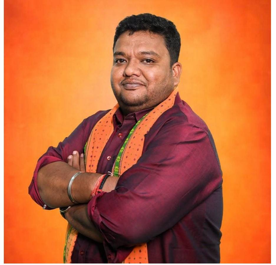 মঙ্গলবার রাজ্যে এলেন বিজেপির সর্বভারতীয় সাধারণ সম্পাদক সাংগঠনিক  বি এল সন্তোষ ,  ত্রিপুরায় বিজেপির সংগঠন মহামন্ত্রী জি আর রবীন্দ্র রাজু ও  সাংসদ তথা দলের উত্তর - পূর্বাঞ্চলের কো অর্ডিনেটর সম্বিত পাত্র । 