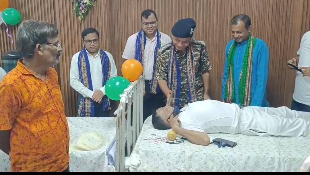 মহারাজা বীর বিক্রম কিশোর মানিক্য বাহাদুরের জন্মবার্ষিকী উপলক্ষ্যে আজ পশ্চিম ত্রিপুরা জেলাশাসকের উদ্যোগে  পশ্চিম জেলা কার্যালয়ে এক রক্তদান শিবিরের আয়োজন করা হয়। 