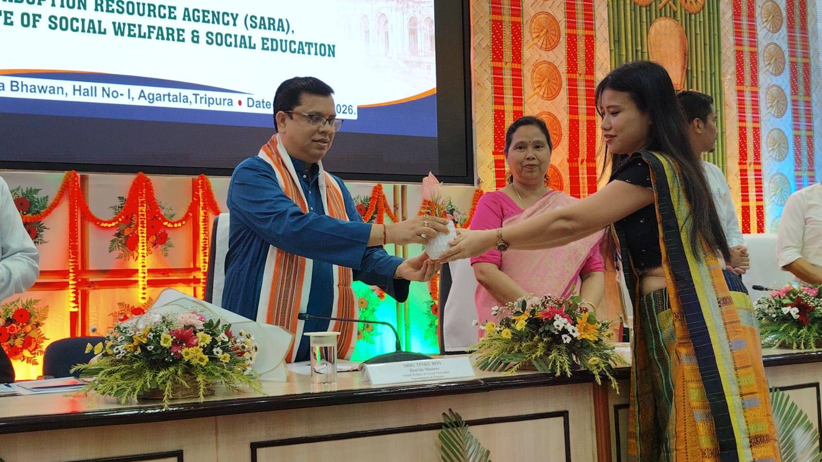 আগরতলা প্রজ্ঞাভবনে স্টেট অ্যাডঅপশন রেসোর্স এজেন্সি এবং সমাজকল্যাণ ও সমাজ শিক্ষা দপ্তরের যৌথ উদ্যোগে দত্তক প্রক্রিয়ার নিয়মাবলী ২০২২ সংক্রান্ত বিষয়ের উপর রাজ্যভিত্তিক ওরিয়েন্টেশন ট্রেনিং প্রোগ্রামের উদ্বোধন করেন সমাজকল্যাণ ও সমাজ শিক্ষা মন্ত্রী টিংকু রায়। 