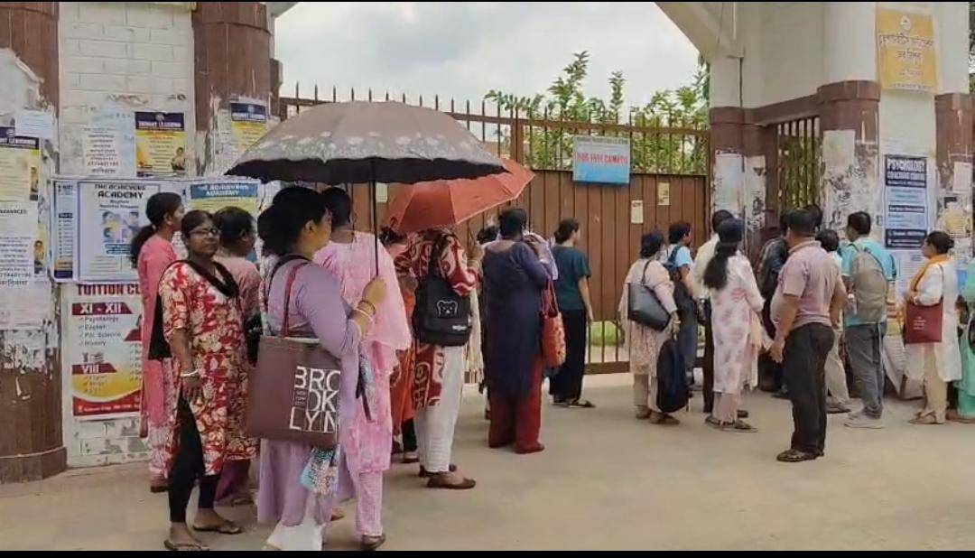 ত্রিপুরা বোর্ড অফ জয়েন্ট এন্ট্রান্স এক্সামিনেশন পরিচালিত এ বছরের জয়েন্ট এন্ট্রান্স পরীক্ষা আজ অনুষ্ঠিত হয়েছে।