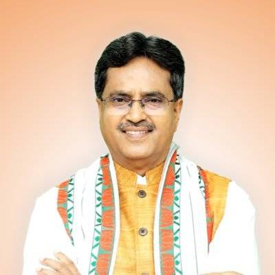 পুঁথিগত বিদ্যার পাশাপাশি ছাত্রছাত্রীদের সামাজিক জ্ঞান অর্জন করা প্রয়োজন।