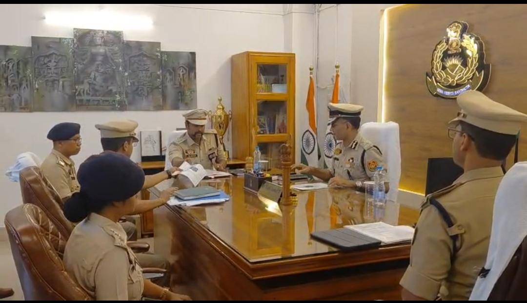 পাহাড়ের আসন্ন নির্বাচনকে সামনে রেখে নিরাপত্তা ব্যবস্থা জোরদার করতে গোমতী জেলায় এক জরুরি বৈঠক অনুষ্ঠিত হয়।