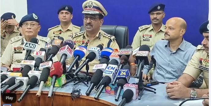 দুর্গাপুজোকে কেন্দ্র করে রাজ্য জুড়ে জোরদার করা হচ্ছে নিরাপত্তা ব্যবস্থা। 