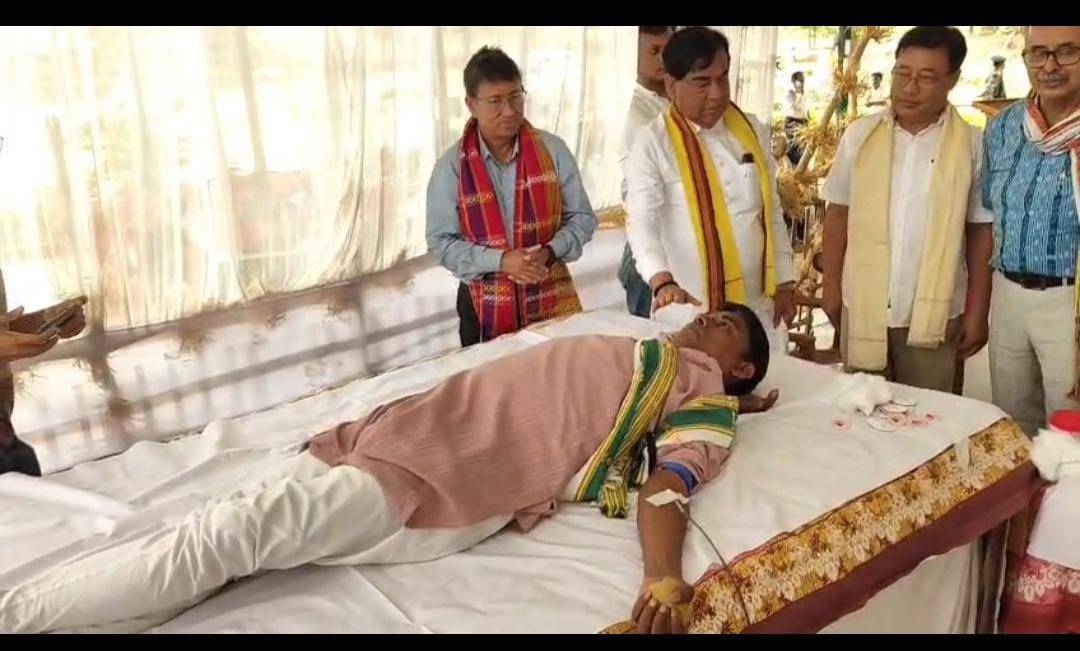 ত্রিপুরা হার্ট কেয়ার ফাউন্ডেশন ও ত্রিপুরা স্টেট ব্লাড ট্রান্সফিউশন কাউন্সিলের সহযোগিতায় এবং আগরতলা শ্যামলীমা এপার্টমেন্ট অনার্স অ্যাসোসিয়েশনের উদ্যোগে আজ অ্যাসোসিয়েশনের হল ঘরে এক রক্তদান শিবিরের আয়োজন করা হয়। 