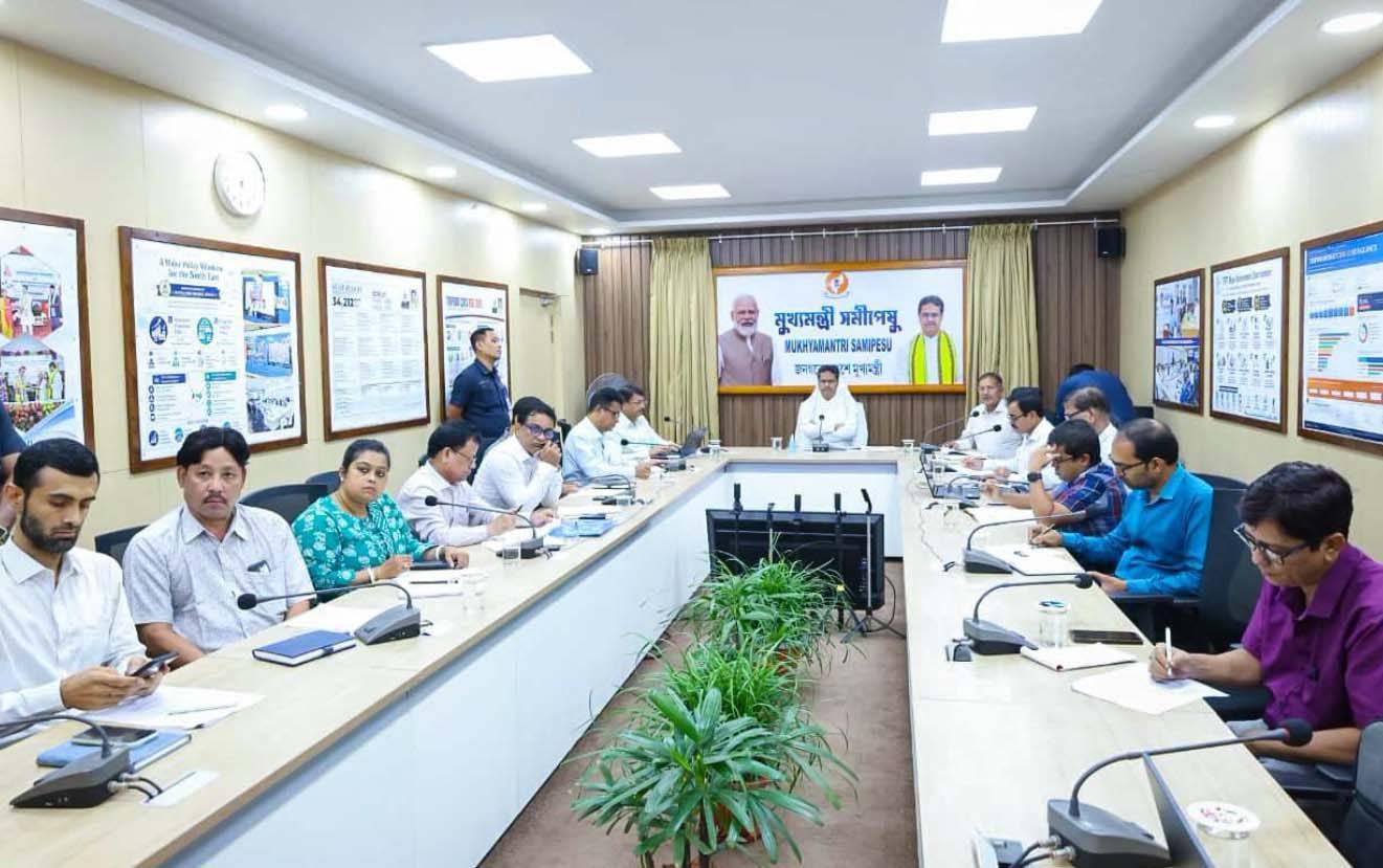 আজ মুখ্যমন্ত্রী অধ্যাপক ডাঃ মানিক সাহা টিআইএফটি কনফারেন্স হলে মুখ্যমন্ত্রী সমীপেষুর ৭০তম পর্বে রাজ্যের বিভিন্ন অংশের মানুষ বিভিন্ন সমস্যা নিয়ে মুখ্যমন্ত্রীর সঙ্গে সাক্ষাৎ করতে আসেন। 